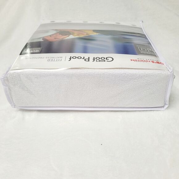 Bob's Furniture Goof Proof Fitted Queen Size Mattress Protector Antimicrobial Ne - Picture 3 of 6